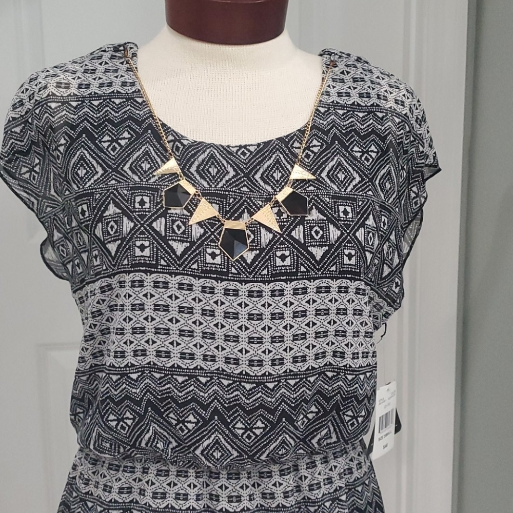 Brand New Women's Dress Size Small - Picture 2 of 5